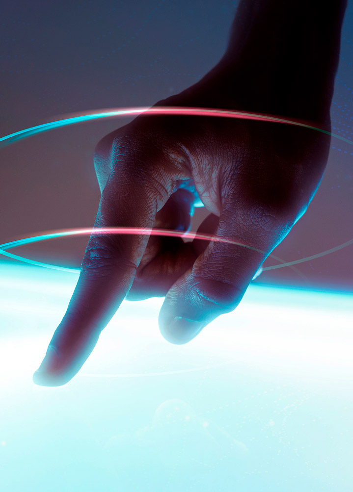 Mano seleccionando pantalla